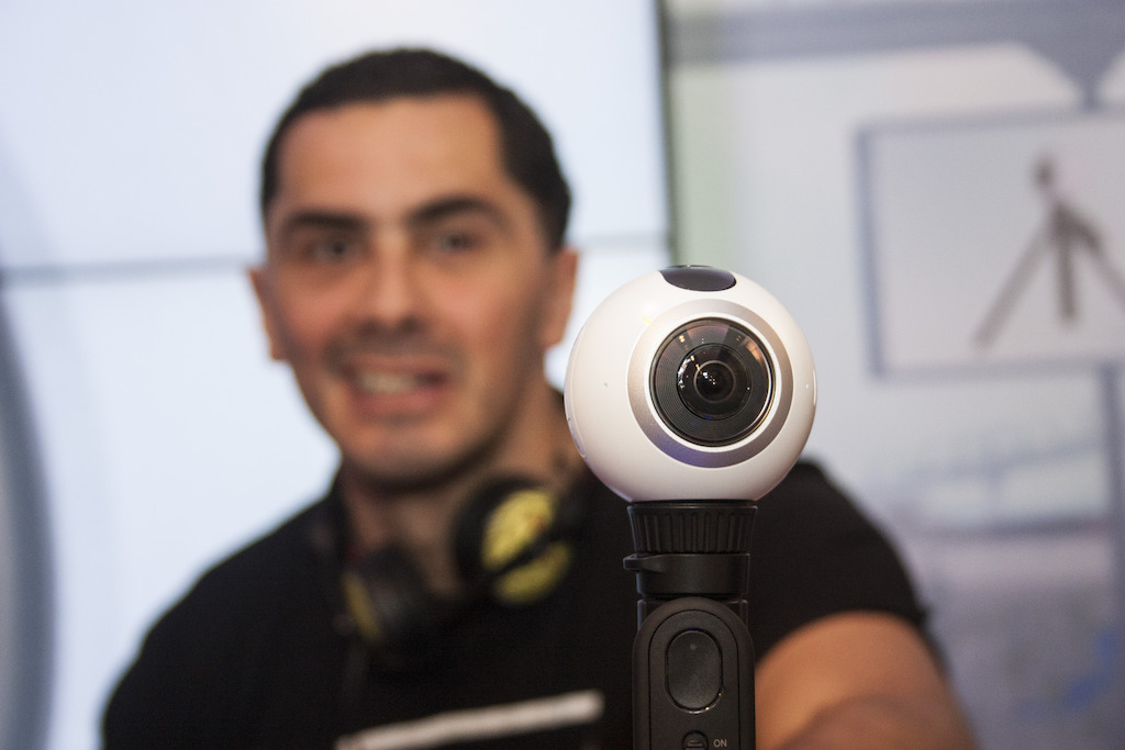 Samsung Gear VR pop-up store Kalverstraat Amsterdam