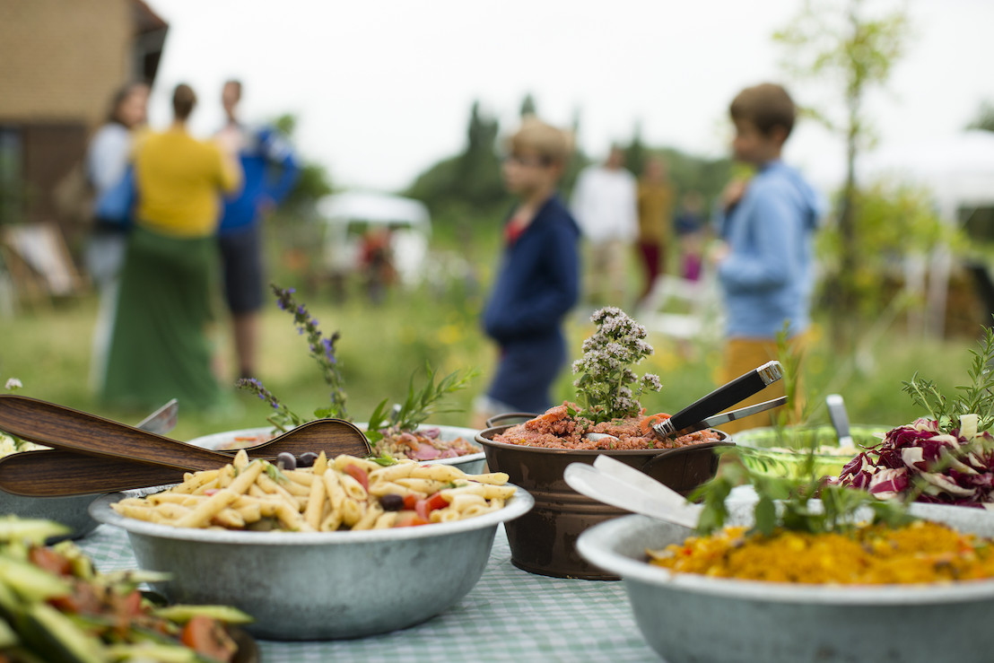 Coöperatieve startup Dagvers viert succesvolle start met stakeholders-BBQ op Plukboerderij te Schelle