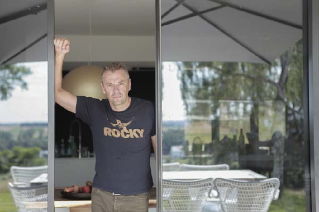 Tom Waes in Het huis (c) VRT / Polle Van Rooy