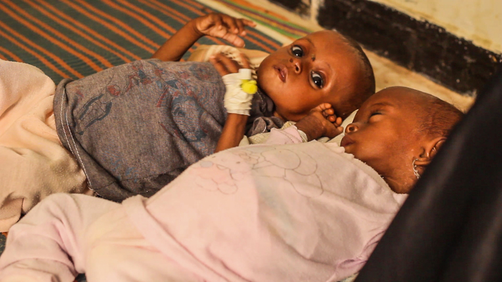 Kholah and Saher were malnurished and dehidrated. Once in hospital they were fed milk, as they hovered between life and death. Photographer: MSF