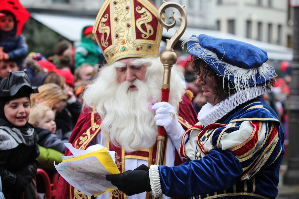 De Intrede van de Sint - (C) VRT - Geert Van Hoeymissen