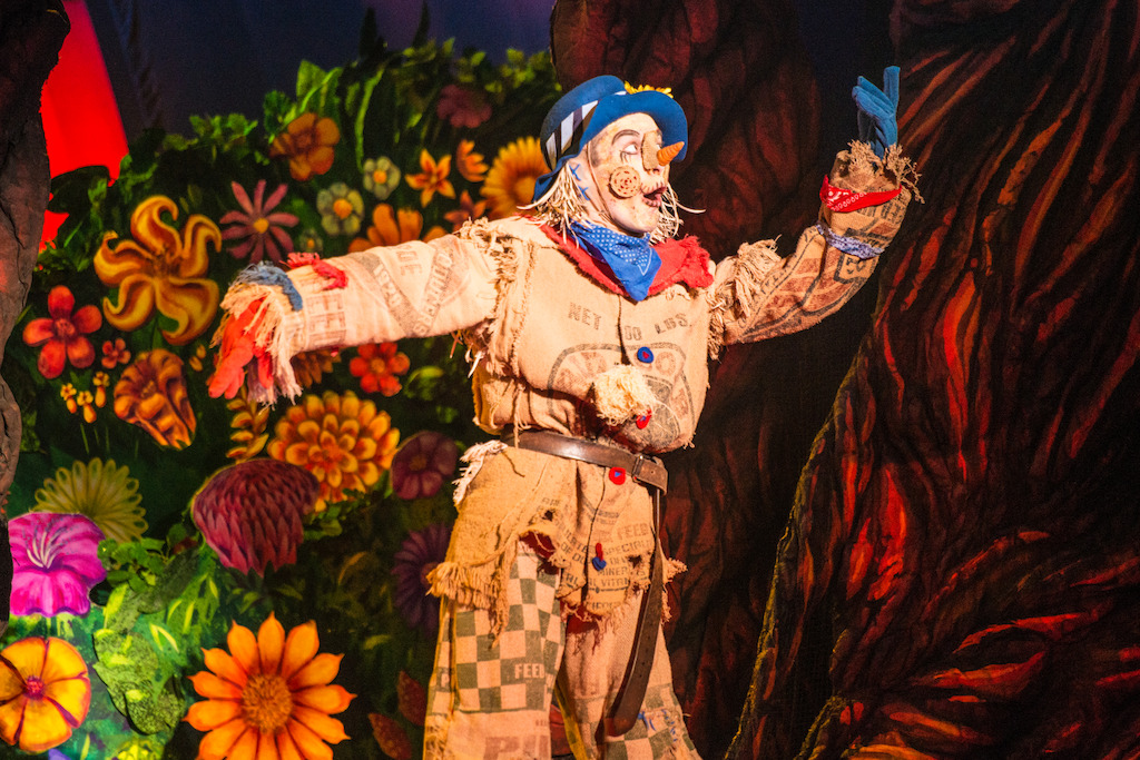 Morgan Reynolds as Scarecrow<br/>Photo credit: DANIEL A. SWALEC