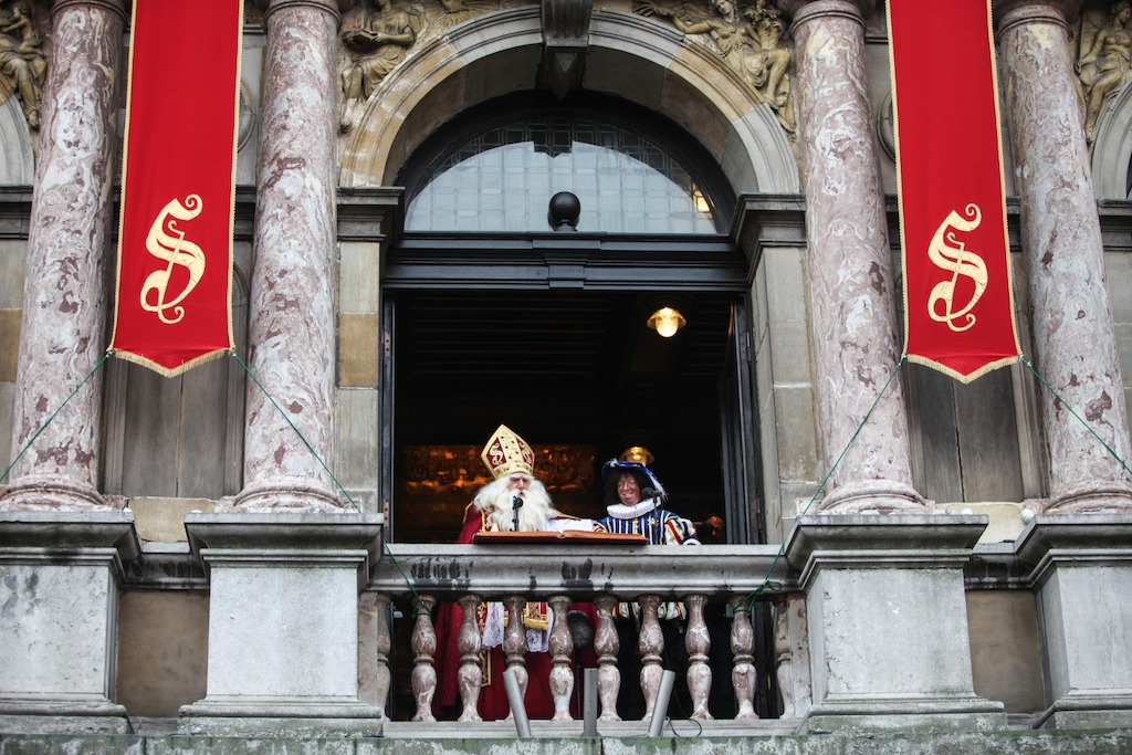 De Intrede van de Sint - (C) VRT - Geert Van Hoeymissen