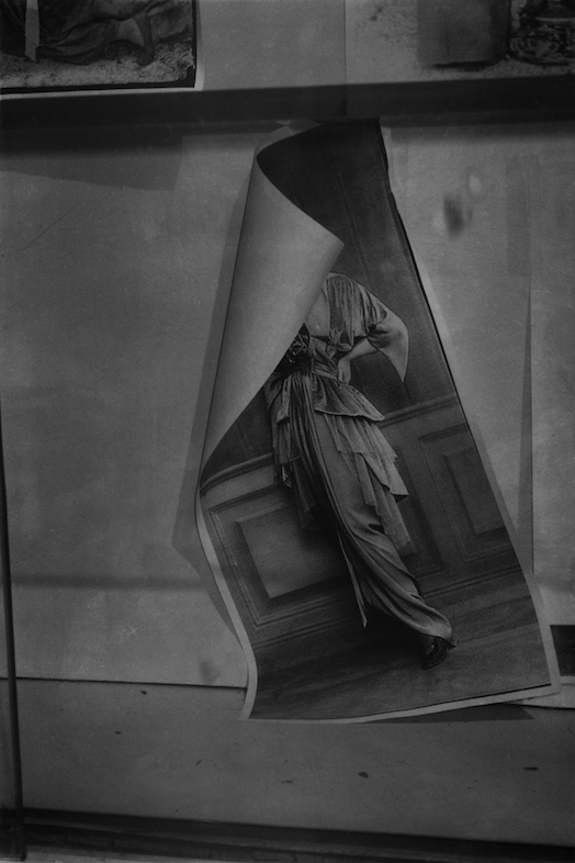 L.V.-V.L.-(3)-2016, 2016<br/>180 x 120 cm, gelatin silver print<br/>© Dirk Braeckman / Courtesy of Zeno X Gallery, Antwerp