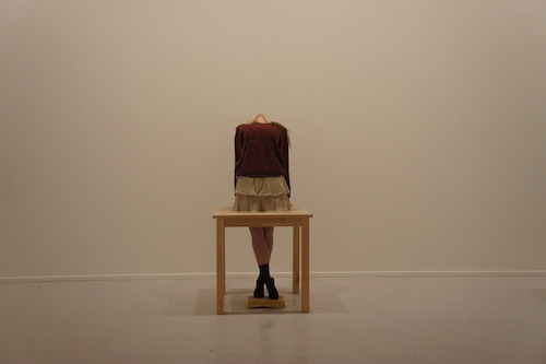 Miet Warlop - "Dragging The Bone" © Miet Warlop