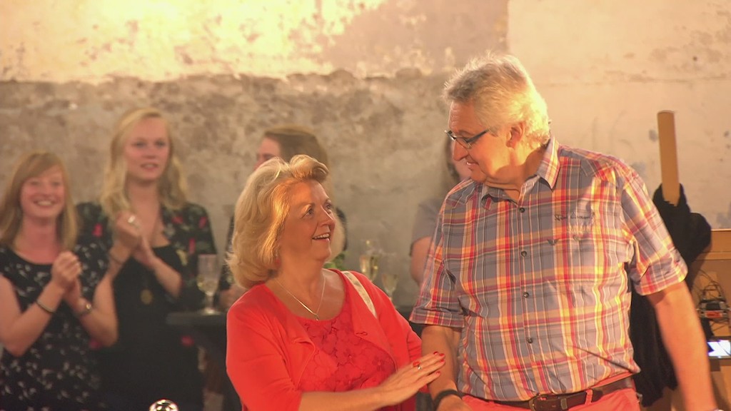 1. Receptie met bijzonder kunstwerk<br/>Sorry voor alles (v) VRT