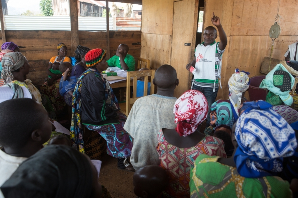 Health education at the ambulatory feeding center of the health center in Bukama, Masisi, North Kivu, February 8, 2017. Photographer: Gwenn Dubourthoumieu