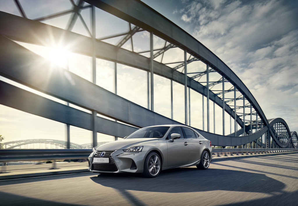 Lexus IS