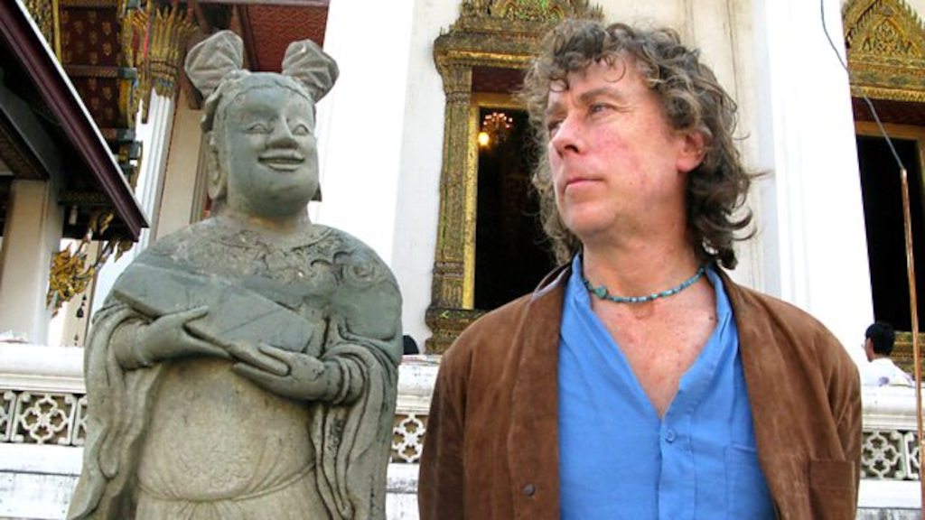 Around the world in 80 Faiths - aflevering 2: Far East - (c) BBC