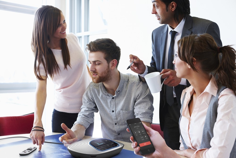 Deja de conformarte: Cuatro puntos a considerar para realizar videoconferencias en tu sala de reuniones