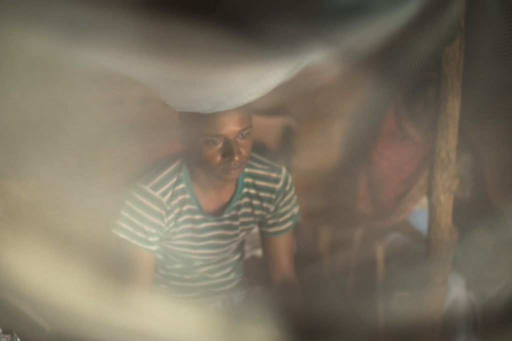 Credit Colin Delfosse. Karim, 26, father of two. “I’ve been disabled for several years now. When the conflict resumed on 21 November 2016, everybody fled to hide, but I couldn’t. I was seated in front of the house. My mother ran to me despite the bullets, and she got me into the house. I was hit by four bullets in the back. My mother risked her life that day. My wounds worsened my handicap: I can’t stand now, even with the help of a stick. Everything has become very complicated for me in the past four months”.