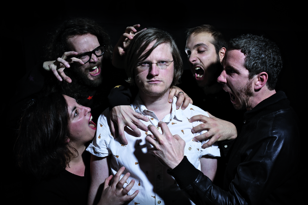 Out Loud! Music: Ve 12.06: Back Bones (FR)