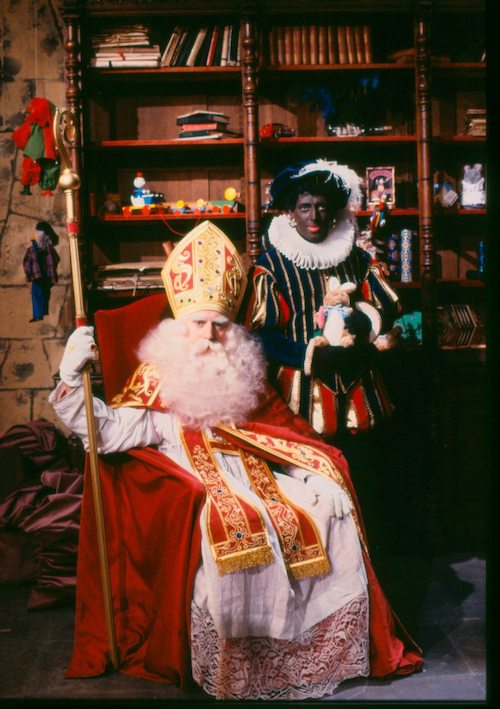 Hij komt, hij komt! - Staatsieportret van de Sint - (c) VRT - Sylvester Productions