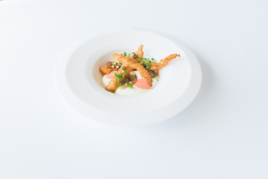 Agua Del Mar - Zeetongfilet met een zuiderse salsa, crème van paprika en een espuma van polderaardappelen