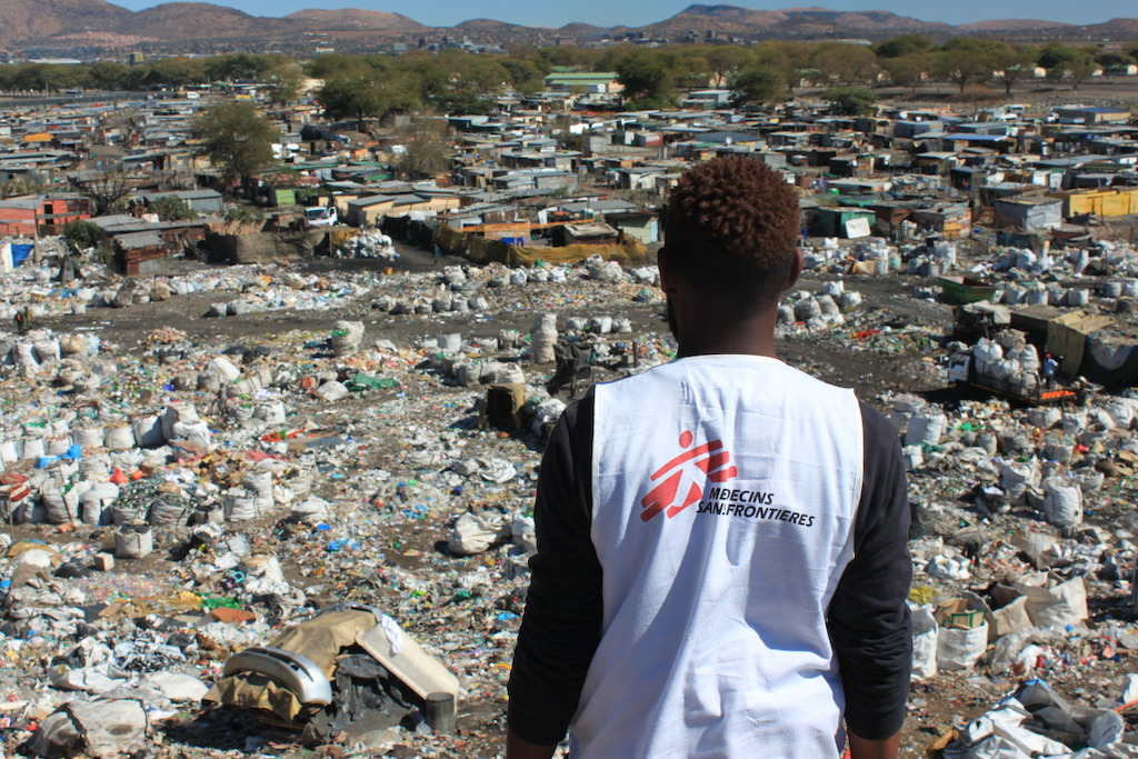 Sondela community in Rustenburg Municipality is wedged between an functioning mine shaft, a refuse dump and hostels. A recent MSF survey showed that 1 in 4 women in this large mining town in the Platinum Belt of South Africa have experienced rape in their lifetime. MSF is providing medical and psycho-social counselling for rape survivors here.<br/>Photographer: Garret Barnwell