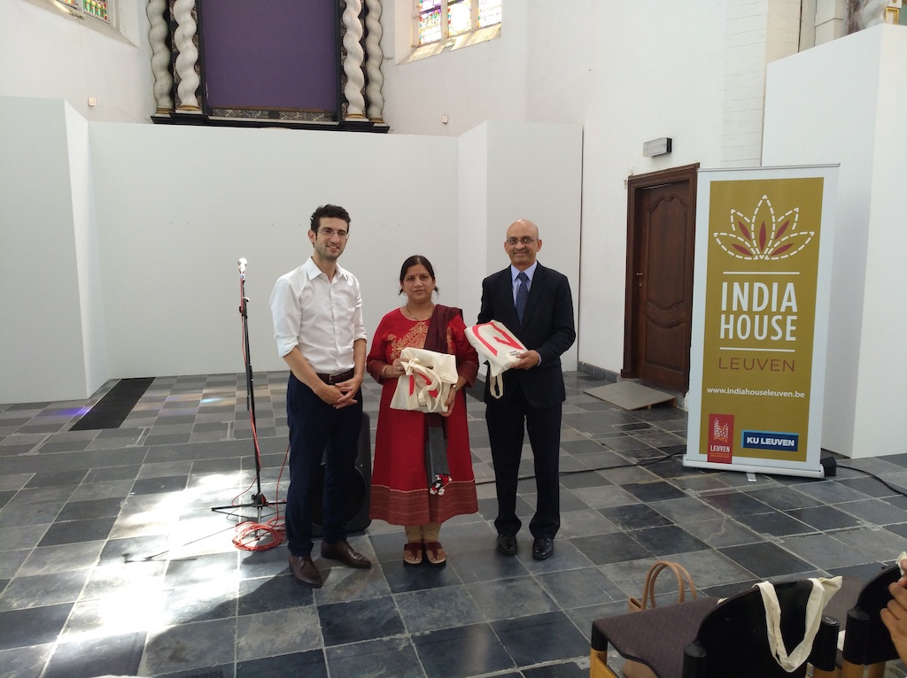 Mohamed Ridouani, Anita Arya member of the New Delhi municipal council en Virender Singh (directeur personeel)