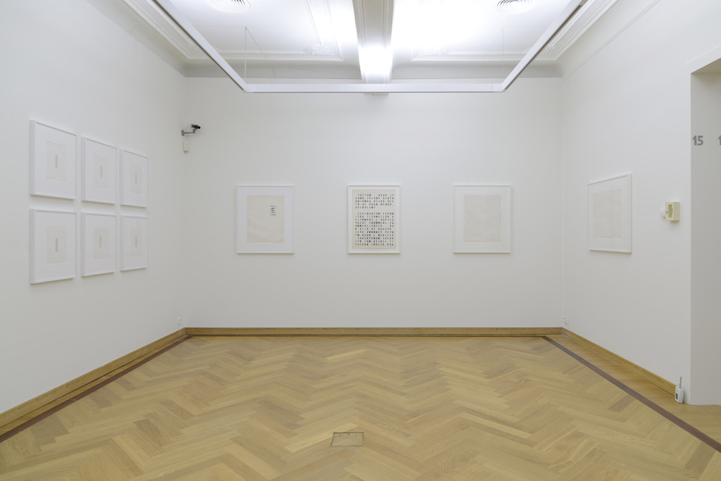 Vue de l'exposition Guy de Cointet au M-Museum Leuven (c) Isabelle Arthuis