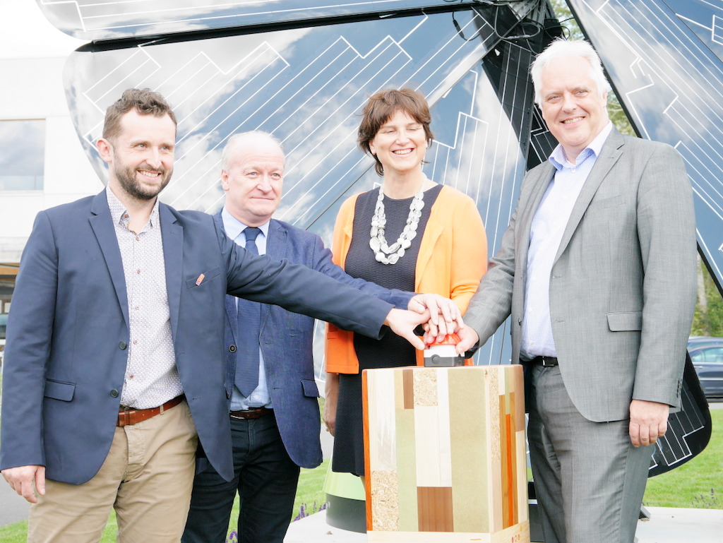 Bert Herrewyn, schepen Stad Kortijk.<br/>Patrick Verfaille, directeur Kouter Kortrijk.<br/>Caroline Delesie, Raad van Bestuur Kouter Kortrijk.<br/>Frank Schoonacker, Director Corporate Affairs EDF Luminus