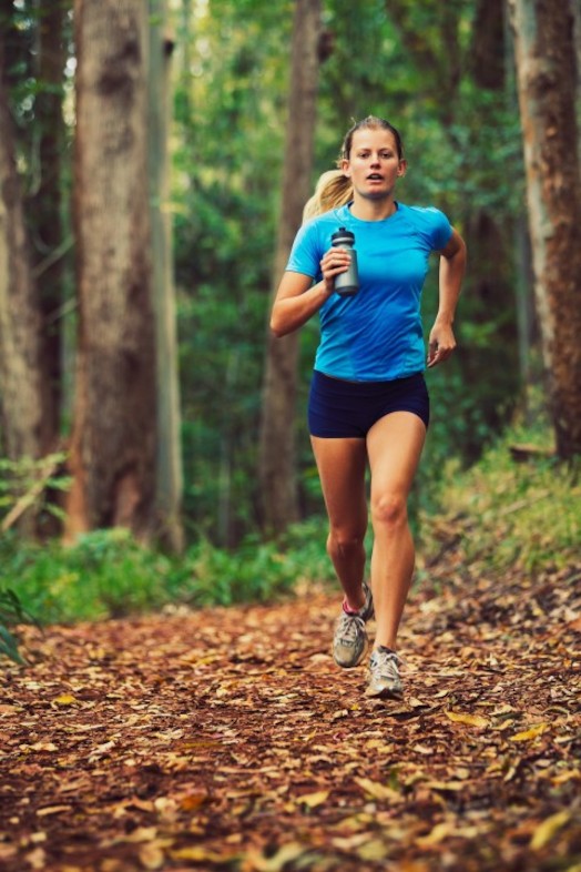 Geniet op een sportieve en unieke manier van de vergezichten en natuur rond Overijse. Het parcours is namelijk speciaal voor deze dag uitgezet door ervaren lopers. Loop dus met je hoofd vrij langs holle wegen en onverharde veldwegen op de hellingen bij de IJse. Al wat je moet doen, is onze wegwijzers volgen voor de 9,5 km of 13 km. De gemeenschappelijke start is voorzien rond 11 uur. Je loopt op eigen tempo, tijdsregistratie is niet voorzien. We zorgen ook voor bevoorrading met water!