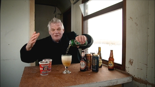 Wilde keuken aflevering 1 - Bier - Wouter Klootwijk in de bouwkeet / keuken / studio van De wilde keuken - (c) VRT - NTR