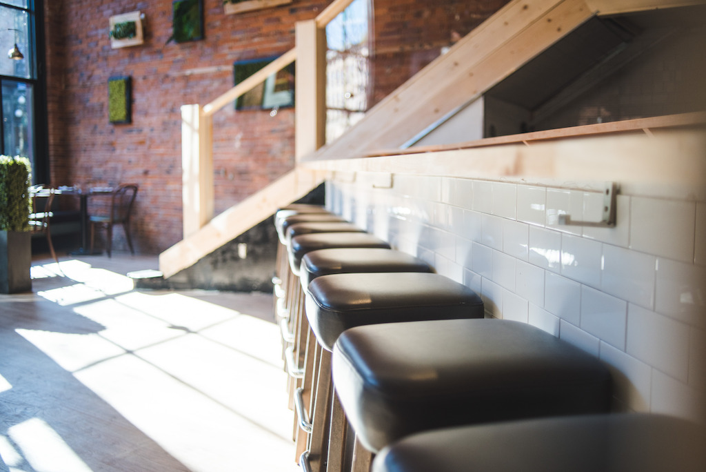 'ONO Raw Bar | Kalu Interiors<br/>Julie Row Photography