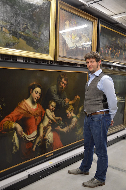 Conservator Peter Carpreau bij 'De Heilige Familie' van Theodor Van Loon (1581/1582-1649)