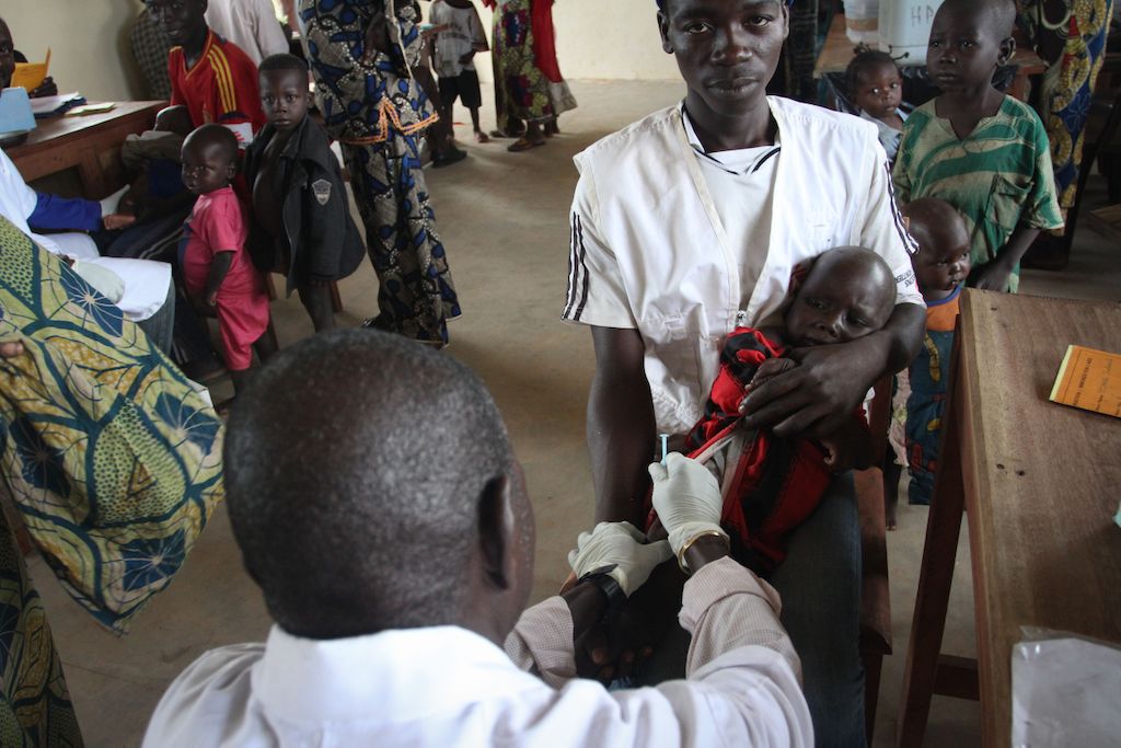 Photographer: ©Anthony Fouchard<br/>This preventive vaccination campaign is the largest ever launched by MSF in CAR, and one of the first in the world to protect children under five years against so many diseases.