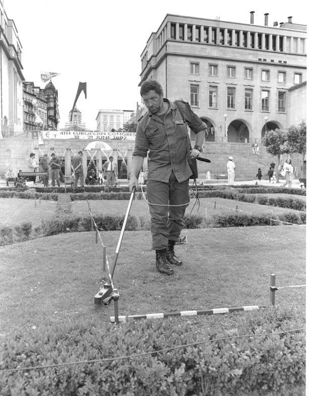 Brussels '97, public demining demonstration