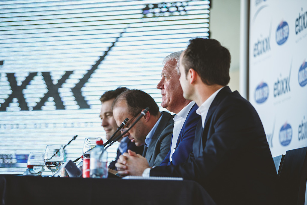 Alles voor de koers -®BrakeThrough Media