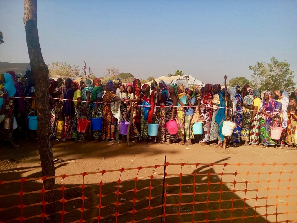 While food was distributed, MSF teams carried out "preventive" activities, such as children vaccination and nutritional status check. Photographer: MSF
