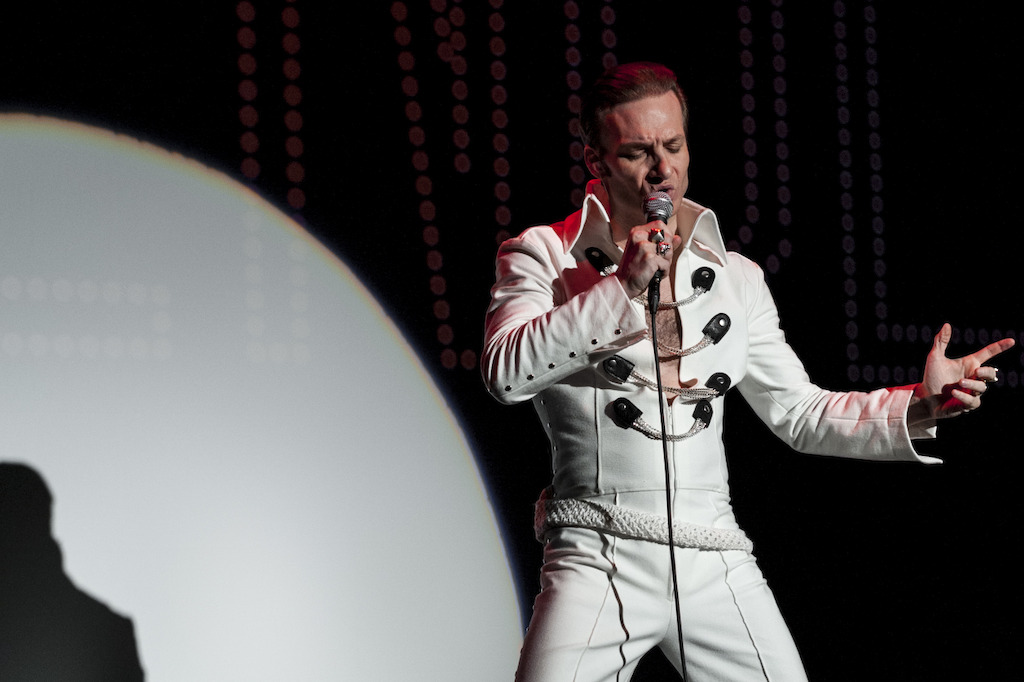 Podium / theater 5.02 & 6.02: Zachary Oberzan - The Great Pretender © Manu Bloemen