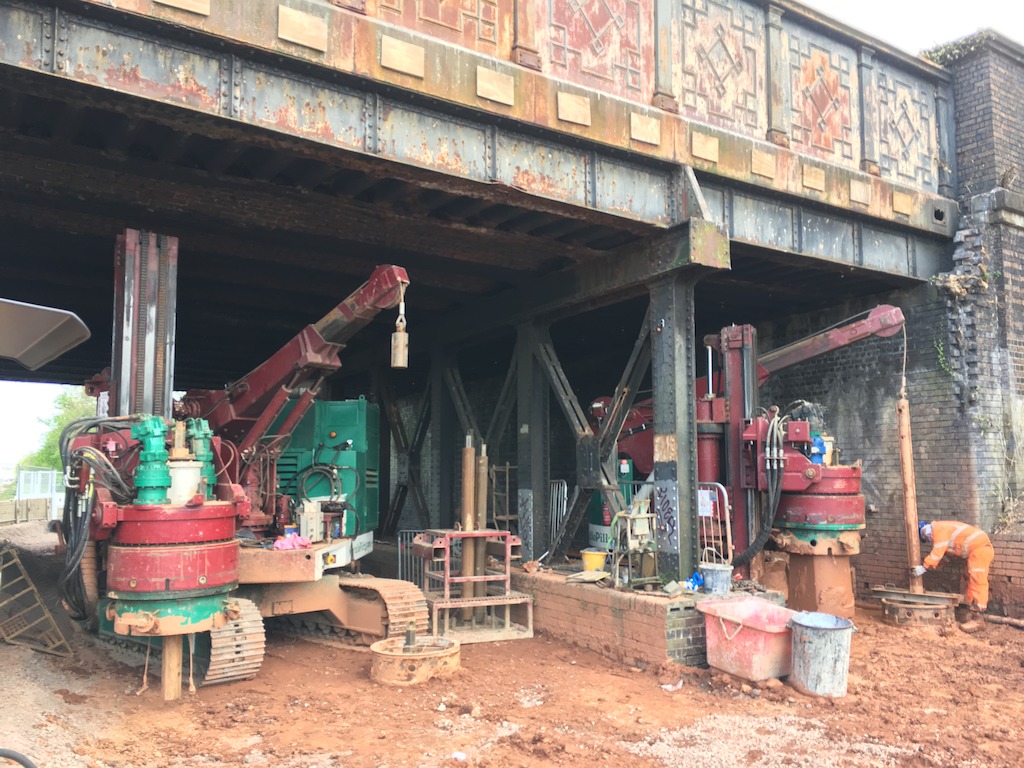 Bridge upgrade,Network rail: 35 piles,diam 750 mm,15m depth,4m height constraint
