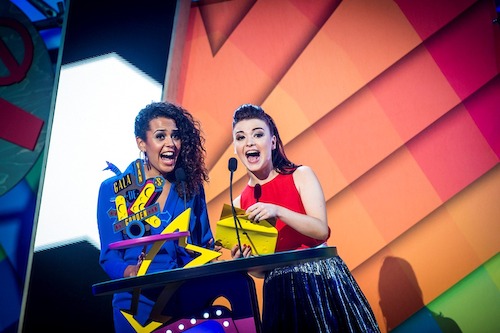 Gala van de Gouden K's 2014 - Tatyana Beloy en Lauren De Ruyck reiken de Gouden K voor Hunk van het jaar uit aan Dries Mertens - (c) VRT-Frederik Beyens