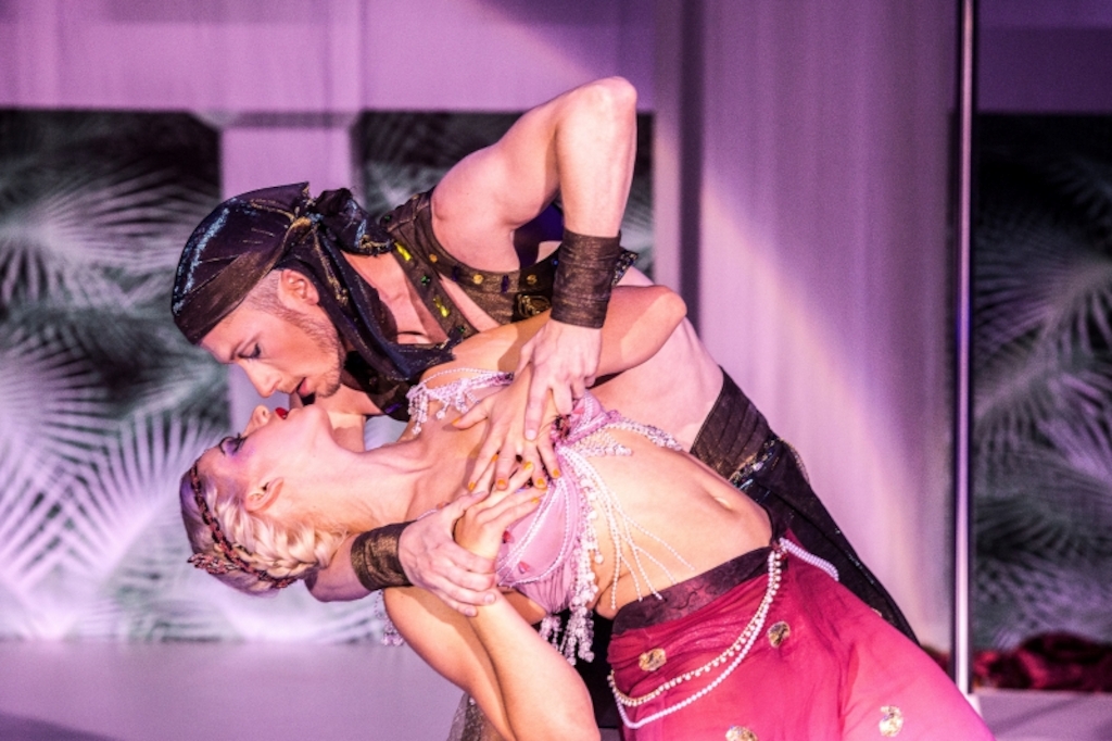12 & 13.02 - Florentina Holzinger (AT) & Vincent Riebeek (NL) - Schönheitsabend