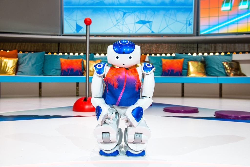 Robot James in Boeva & the games