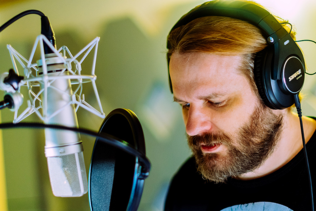 Gronkh bei den Sprachaufnahmen