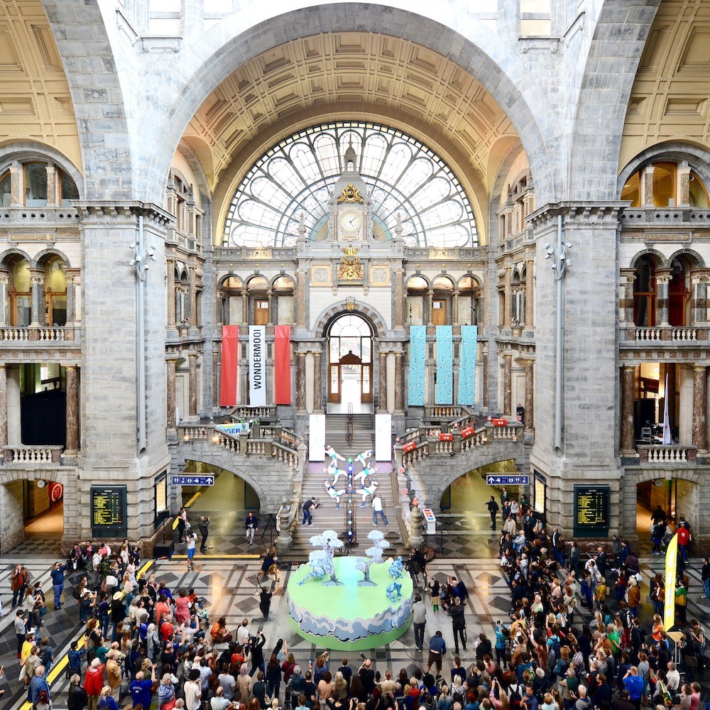 IKEA brengt Walter Van Beirendonck collectie tot leven in Wondermooi show
