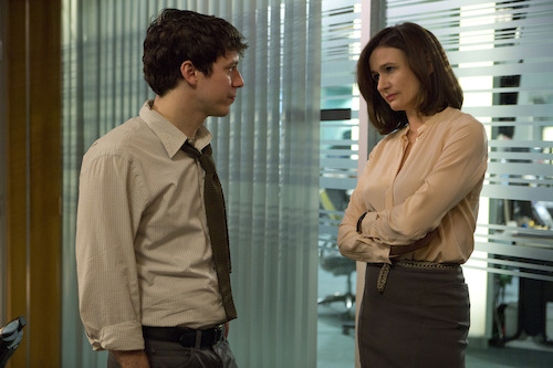 The Newsroom - John Gallagher jr. (Jim Harper) en Emily Mortimer (MacKenzie McHale) - (c) VRT / HBO
