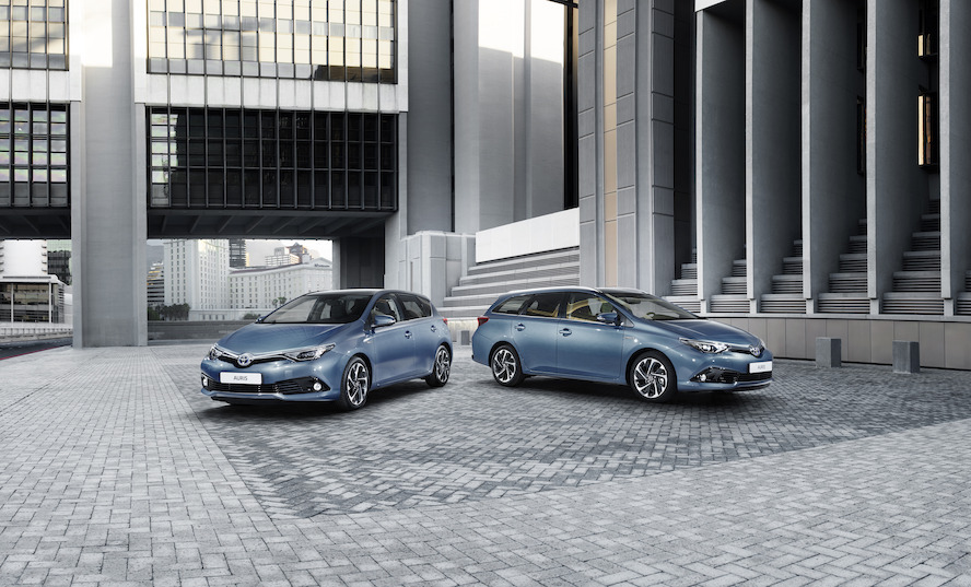 Nieuwe Auris en nieuwe Avensis in de spotlights in Genève