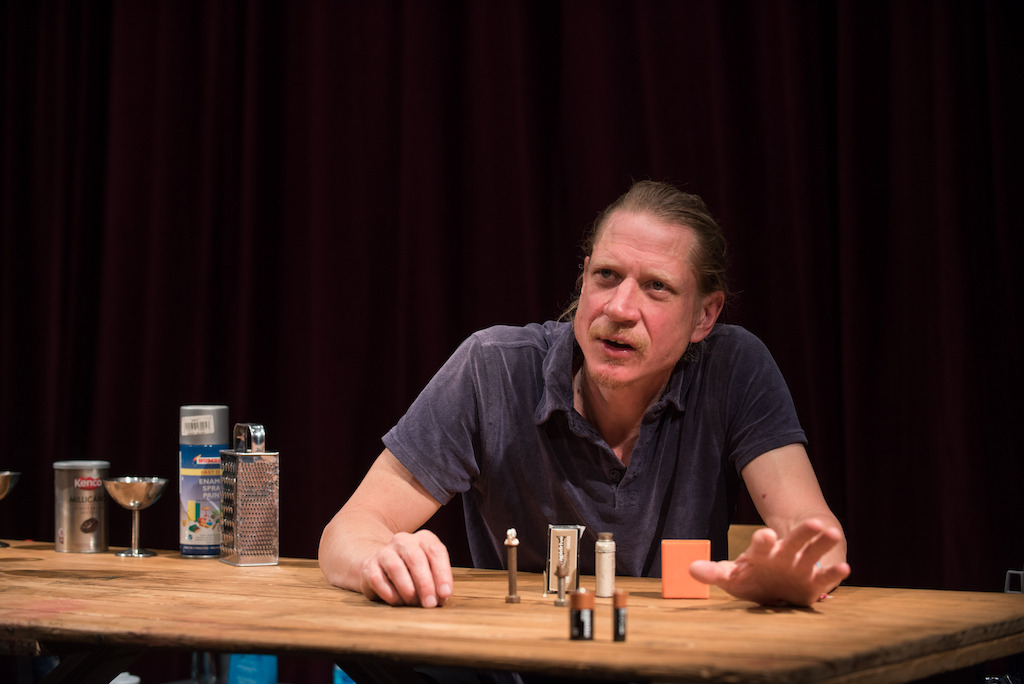 Forced Entertainment - Complete Shakespeare Works 2015 - 7 > 12/03 © Hugo Glendinning