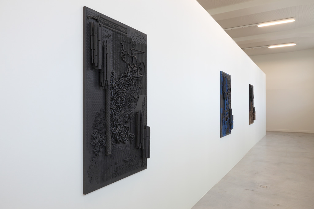 Isabelle Cornaro, Orgon Doors I, 2013<br/>© de kunstenaar & M-Museum Leuven / Dirk Pauwels