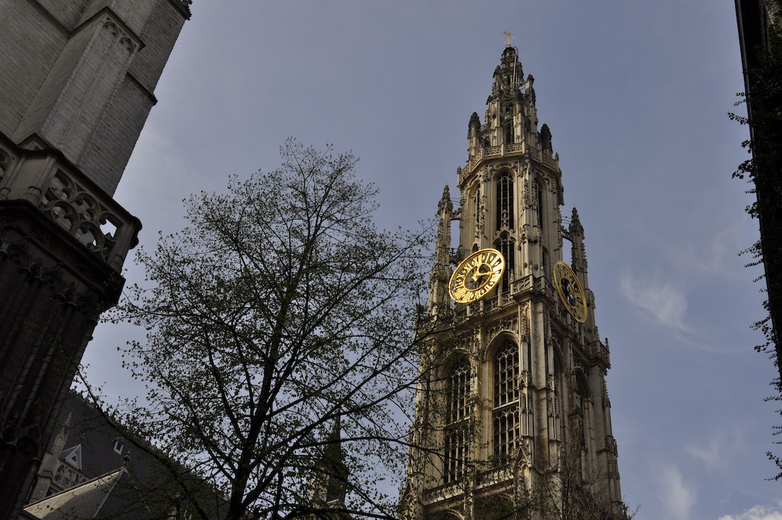 Beklim de Onze-Lieve-Vrouwe-kathedraaltoren nu ook in het weekend