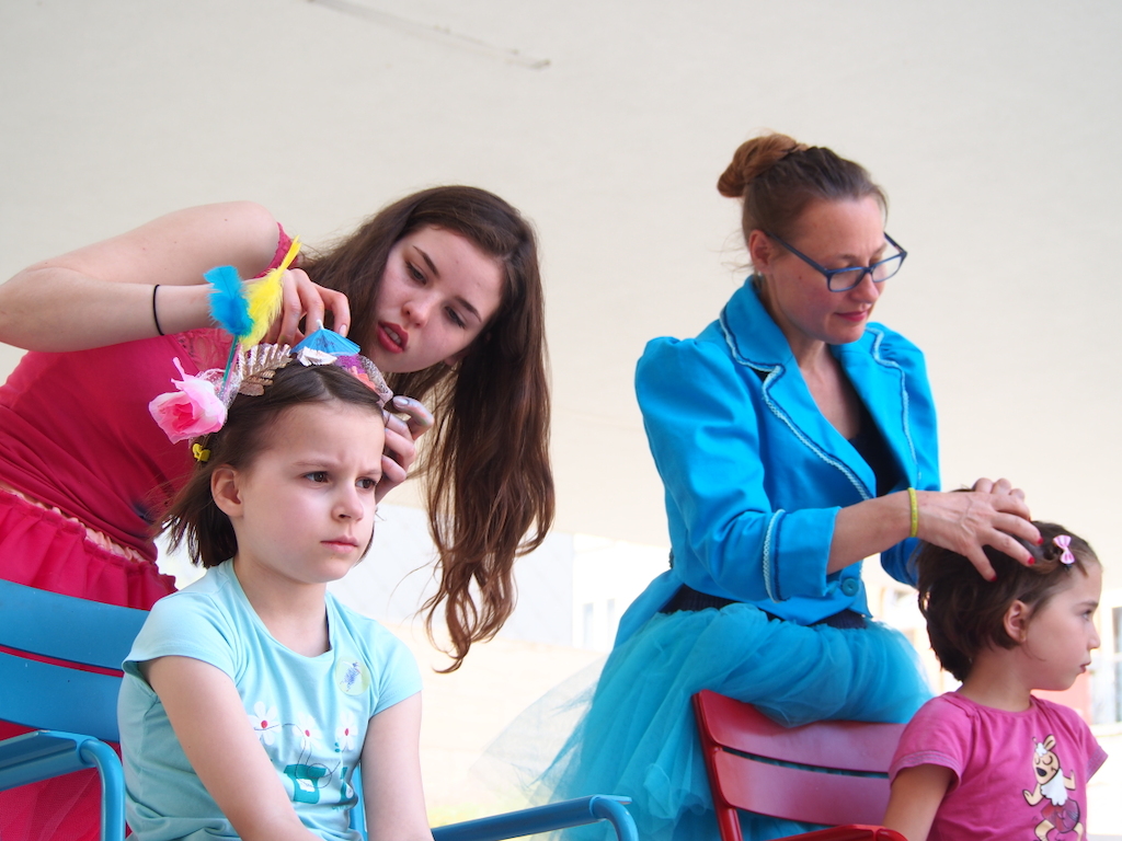 Gekke kapsels maken | Start zomerprogramma in de Museumspelstraat (c) Andy Merregaert