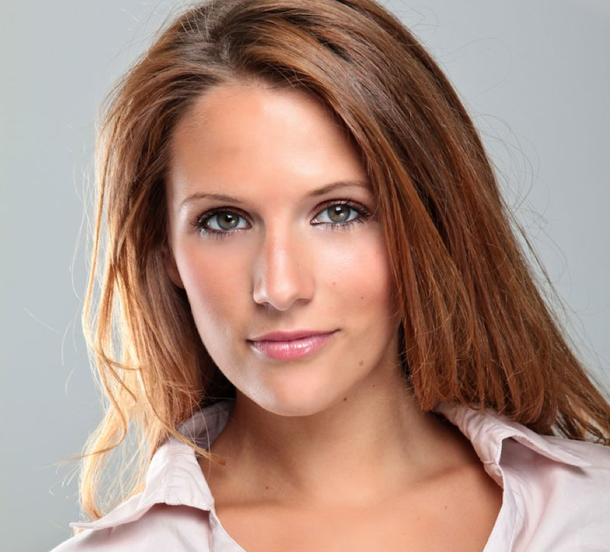 British Actress Victoria Broom Signs With Harris Management