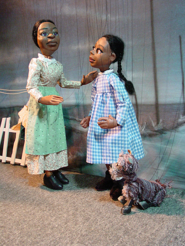 The Wizard of Oz (Photo by Frisch Marionnettes)
